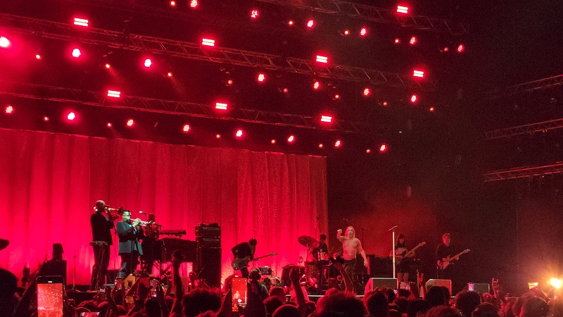 Ο θρυλικός Iggy Pop και  Liam Gallagher ξεσήκωσαν την Πλατεία Νερού
